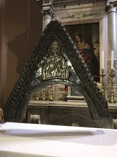 Replika lika Gospe velikog hrvatskog krsnog zavjeta